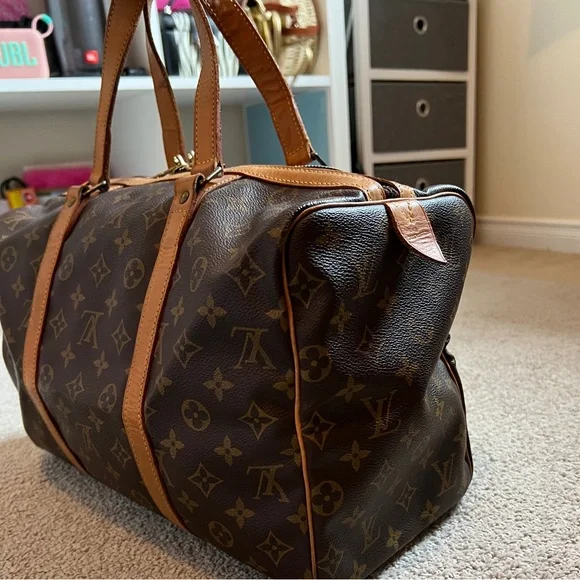 Authentic Louis Vuitton Sac Souple 35 - Picture 4 of 16